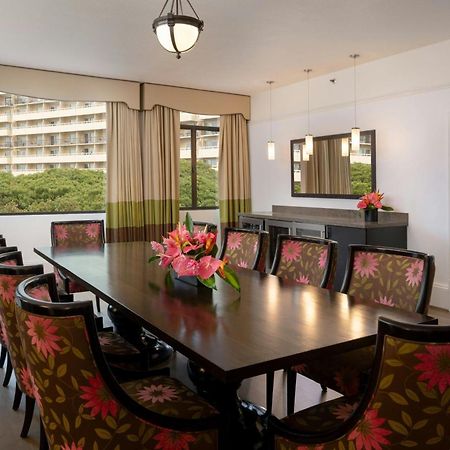 The Royal Hawaiian, A Luxury Collection Resort, Waikiki Honolulu Exterior photo