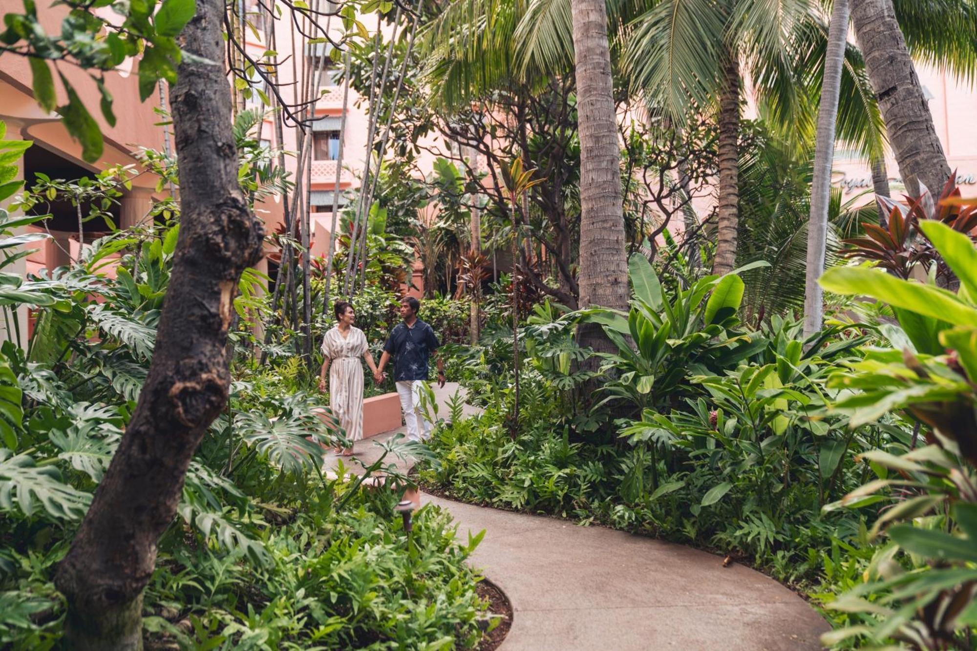 The Royal Hawaiian, A Luxury Collection Resort, Waikiki Honolulu Exterior photo