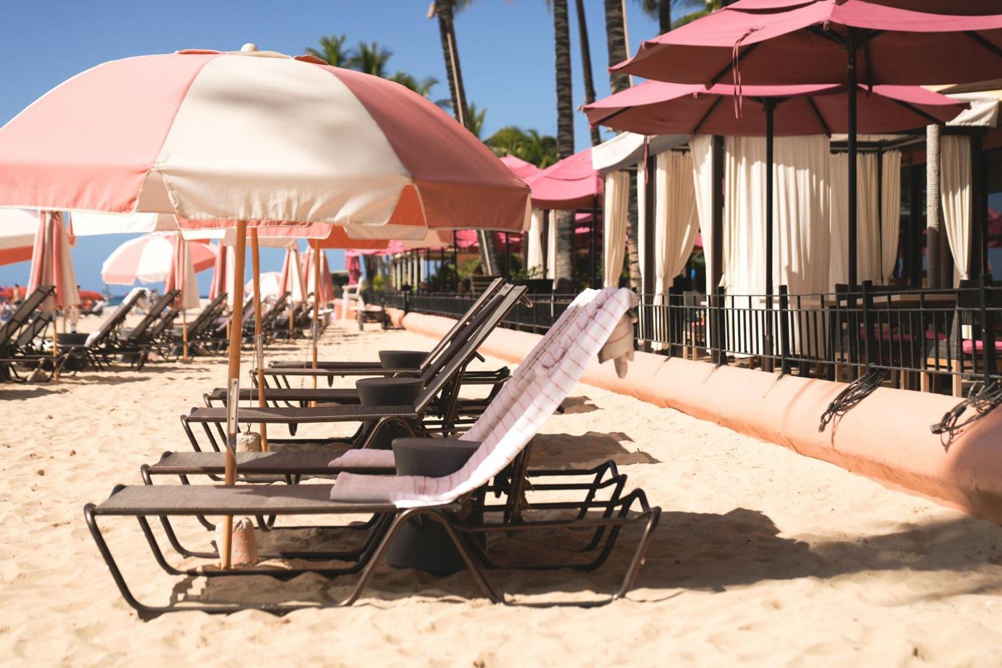 The Royal Hawaiian, A Luxury Collection Resort, Waikiki Honolulu Exterior photo