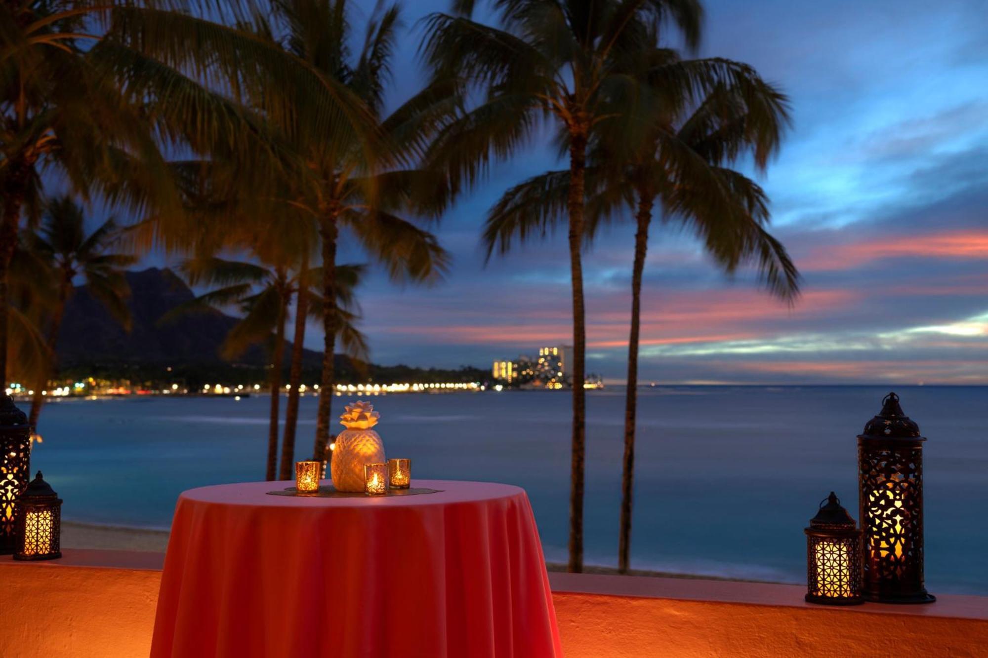 The Royal Hawaiian, A Luxury Collection Resort, Waikiki Honolulu Exterior photo