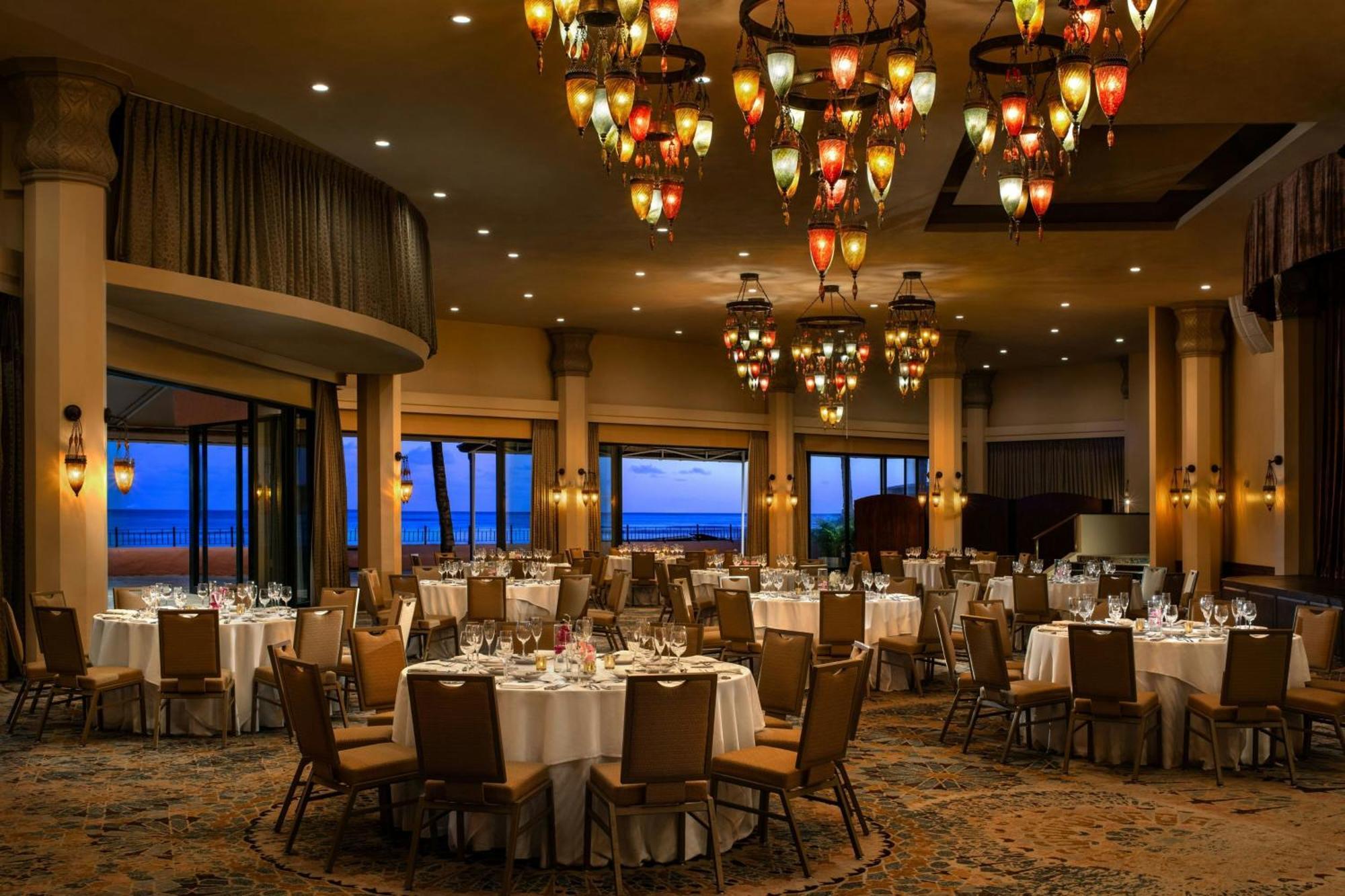The Royal Hawaiian, A Luxury Collection Resort, Waikiki Honolulu Exterior photo