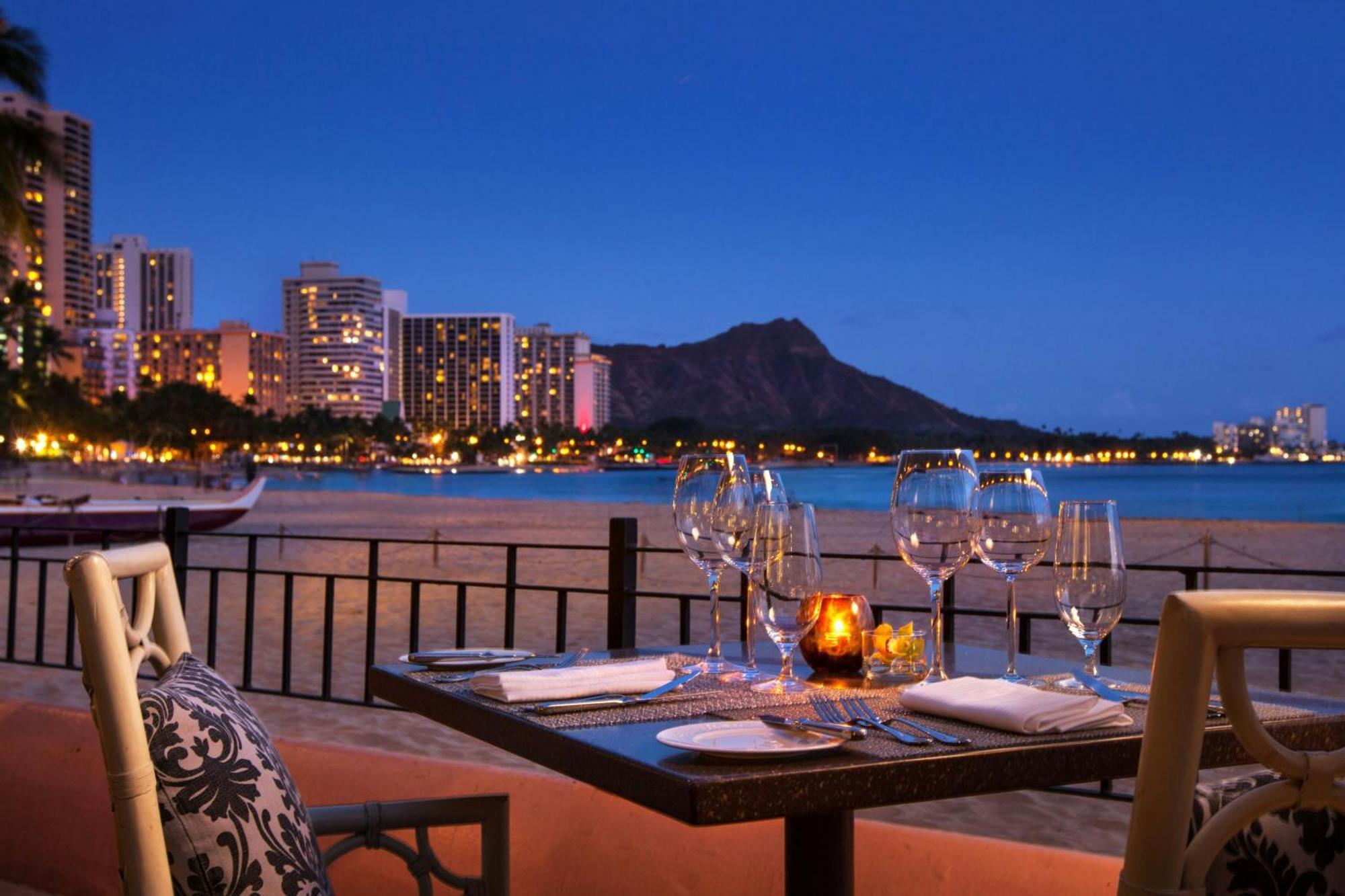 The Royal Hawaiian, A Luxury Collection Resort, Waikiki Honolulu Exterior photo