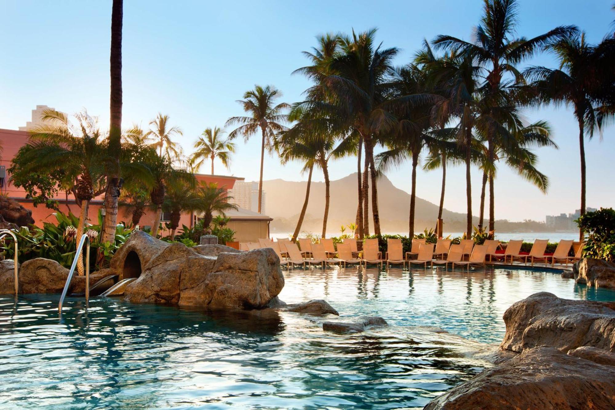The Royal Hawaiian, A Luxury Collection Resort, Waikiki Honolulu Exterior photo