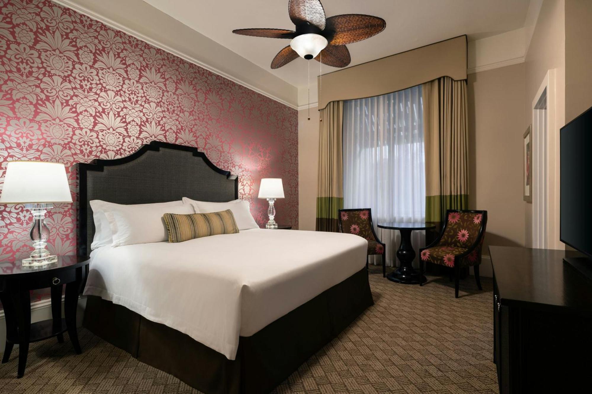 The Royal Hawaiian, A Luxury Collection Resort, Waikiki Honolulu Exterior photo